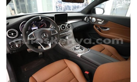 Imported Mercedes‒Benz 1117 White Netiree iti Import - Dubai keessatti Central Kenya keessatti Imported Mercedes‒Benz 1117 White Netiree iti Import - Dubai keessatti Central Kenya keessatti