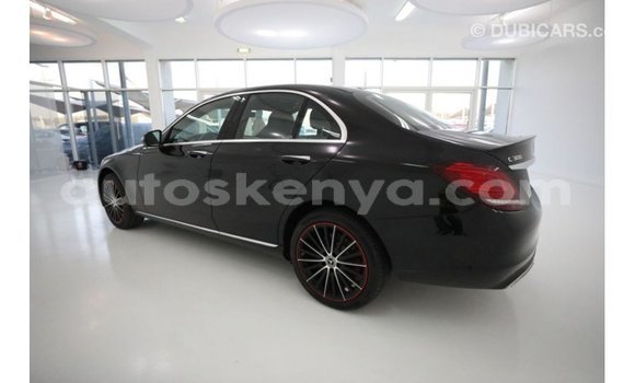 Nunua Imported Mercedes‒Benz 1117 Nyeusi Lori ndani ya Import - Dubai nchini Kati Kenya Nunua Imported Mercedes‒Benz 1117 Nyeusi Lori ndani ya Import - Dubai nchini Kati Kenya