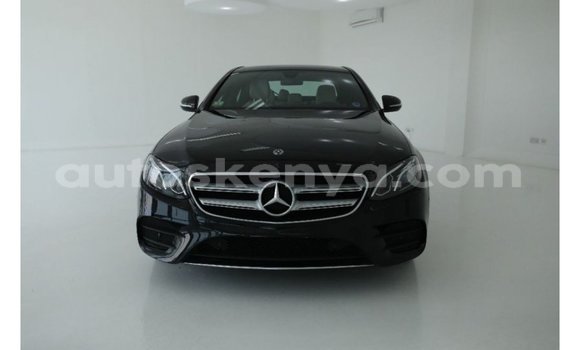 Nunua Imported Mercedes‒Benz 1117 Nyeusi Lori ndani ya Import - Dubai nchini Kati Kenya