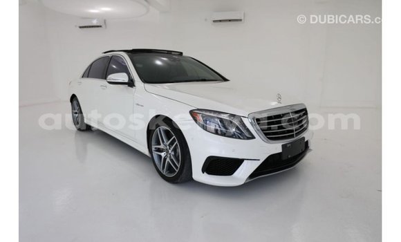 Nunua Imported Mercedes‒Benz 250 Nyeupe Gari ndani ya Import - Dubai nchini Kati Kenya Nunua Imported Mercedes‒Benz 250 Nyeupe Gari ndani ya Import - Dubai nchini Kati Kenya