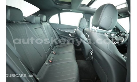 Nunua Imported Mercedes‒Benz 1117 Nyeusi Lori ndani ya Import - Dubai nchini Kati Kenya Nunua Imported Mercedes‒Benz 1117 Nyeusi Lori ndani ya Import - Dubai nchini Kati Kenya