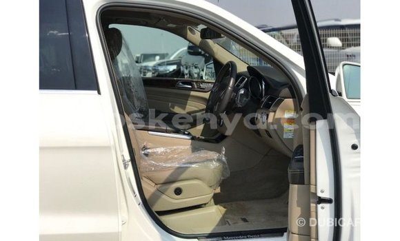 Imported Mercedes‒Benz 1117 White Netiree iti Import - Dubai keessatti Central Kenya keessatti Imported Mercedes‒Benz 1117 White Netiree iti Import - Dubai keessatti Central Kenya keessatti