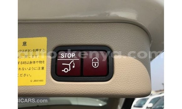 Imported Mercedes‒Benz 1117 White Netiree iti Import - Dubai keessatti Central Kenya keessatti Imported Mercedes‒Benz 1117 White Netiree iti Import - Dubai keessatti Central Kenya keessatti