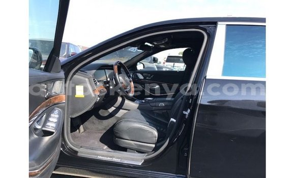 Nunua Imported Mercedes‒Benz 1117 Nyeusi Lori ndani ya Import - Dubai nchini Kati Kenya Nunua Imported Mercedes‒Benz 1117 Nyeusi Lori ndani ya Import - Dubai nchini Kati Kenya