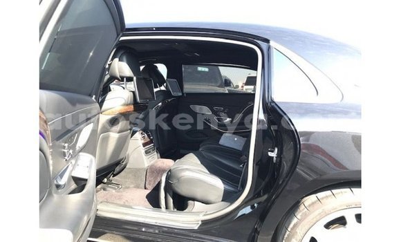 Nunua Imported Mercedes‒Benz 1117 Nyeusi Lori ndani ya Import - Dubai nchini Kati Kenya Nunua Imported Mercedes‒Benz 1117 Nyeusi Lori ndani ya Import - Dubai nchini Kati Kenya