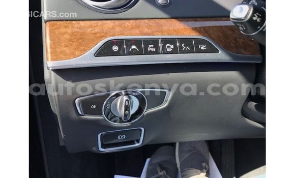 Nunua Imported Mercedes‒Benz 1117 Nyeusi Lori ndani ya Import - Dubai nchini Kati Kenya Nunua Imported Mercedes‒Benz 1117 Nyeusi Lori ndani ya Import - Dubai nchini Kati Kenya