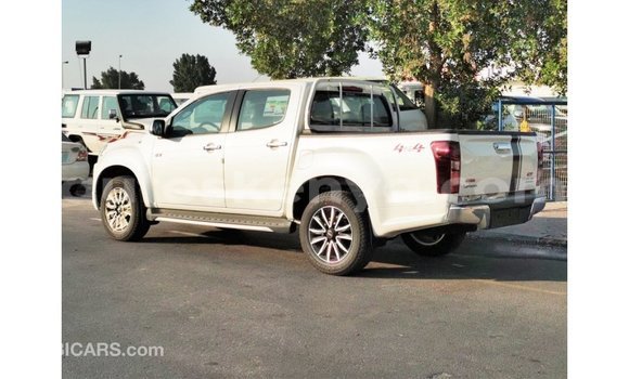 Buy Import Isuzu Bighorn White Truck in Import - Dubai in Central Kenya Buy Import Isuzu Bighorn White Truck in Import - Dubai in Central Kenya