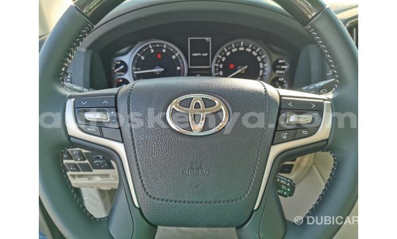 Imported Toyota Land Cruiser Black Makiinaa iti Import - Dubai keessatti Central Kenya keessatti Imported Toyota Land Cruiser Black Makiinaa iti Import - Dubai keessatti Central Kenya keessatti