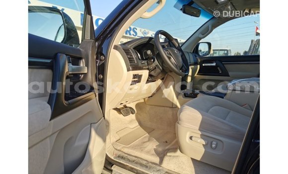 Imported Toyota Land Cruiser Black Makiinaa iti Import - Dubai keessatti Central Kenya keessatti Imported Toyota Land Cruiser Black Makiinaa iti Import - Dubai keessatti Central Kenya keessatti