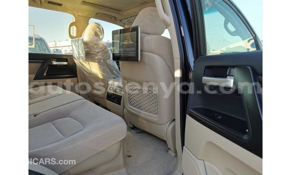Imported Toyota Land Cruiser Black Makiinaa iti Import - Dubai keessatti Central Kenya keessatti Imported Toyota Land Cruiser Black Makiinaa iti Import - Dubai keessatti Central Kenya keessatti