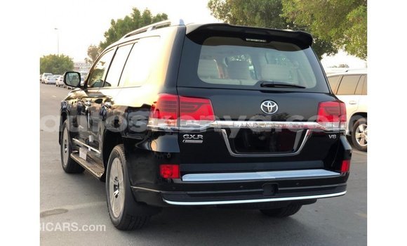 Nunua Imported Toyota Land Cruiser Nyeusi Gari ndani ya Import - Dubai nchini Kati Kenya Nunua Imported Toyota Land Cruiser Nyeusi Gari ndani ya Import - Dubai nchini Kati Kenya