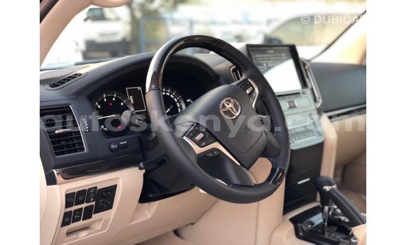 Nunua Imported Toyota Land Cruiser Nyeusi Gari ndani ya Import - Dubai nchini Kati Kenya Nunua Imported Toyota Land Cruiser Nyeusi Gari ndani ya Import - Dubai nchini Kati Kenya