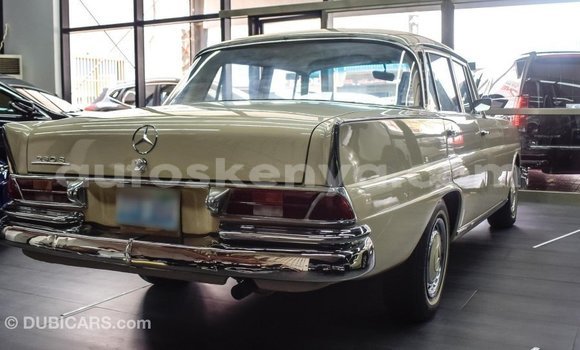 Nunua Imported Mercedes‒Benz 230 Nyeupe Gari ndani ya Import - Dubai nchini Kati Kenya Nunua Imported Mercedes‒Benz 230 Nyeupe Gari ndani ya Import - Dubai nchini Kati Kenya