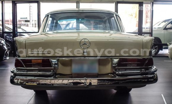 Nunua Imported Mercedes‒Benz 230 Nyeupe Gari ndani ya Import - Dubai nchini Kati Kenya Nunua Imported Mercedes‒Benz 230 Nyeupe Gari ndani ya Import - Dubai nchini Kati Kenya