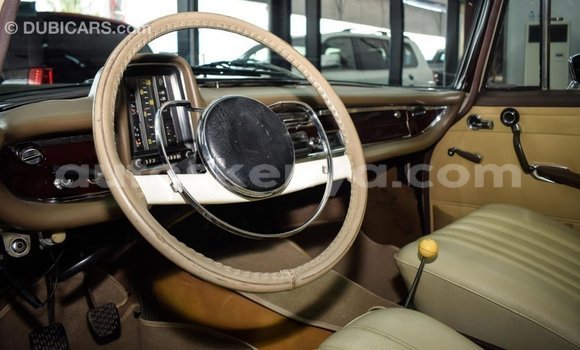 Nunua Imported Mercedes‒Benz 230 Nyeupe Gari ndani ya Import - Dubai nchini Kati Kenya Nunua Imported Mercedes‒Benz 230 Nyeupe Gari ndani ya Import - Dubai nchini Kati Kenya