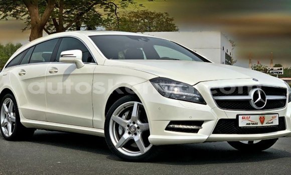 Imported Mercedes‒Benz 1117 White Netiree iti Import - Dubai keessatti Central Kenya keessatti