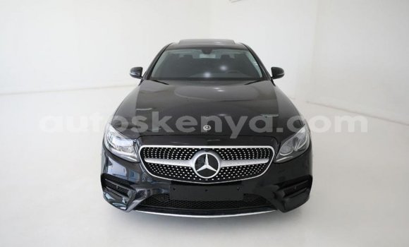 Nunua Imported Mercedes‒Benz 1117 Nyeusi Lori ndani ya Import - Dubai nchini Kati Kenya