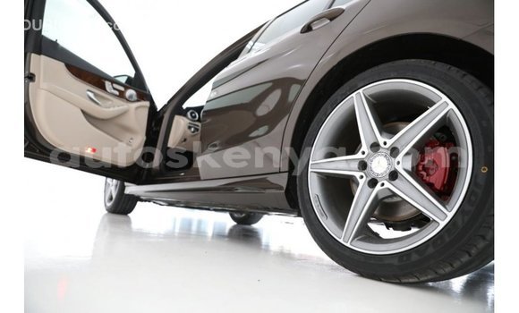 Nunua Imported Mercedes‒Benz 1117 Brown Lori ndani ya Import - Dubai nchini Kati Kenya Nunua Imported Mercedes‒Benz 1117 Brown Lori ndani ya Import - Dubai nchini Kati Kenya