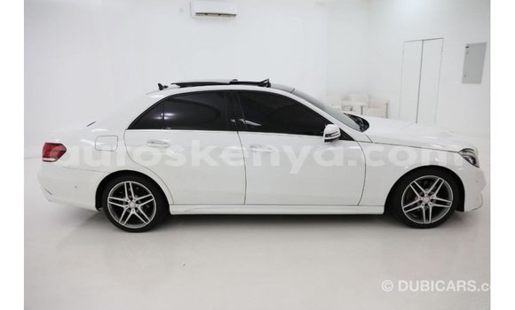 Nunua Imported Mercedes‒Benz 1729 Nyeupe Lori ndani ya Import - Dubai nchini Kati Kenya Nunua Imported Mercedes‒Benz 1729 Nyeupe Lori ndani ya Import - Dubai nchini Kati Kenya