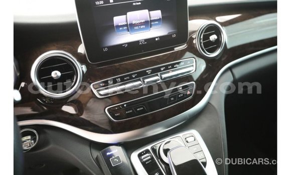 Imported Mercedes‒Benz 250 Black Makiinaa iti Import - Dubai keessatti Central Kenya keessatti Imported Mercedes‒Benz 250 Black Makiinaa iti Import - Dubai keessatti Central Kenya keessatti