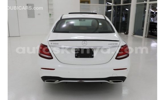 Imported Mercedes‒Benz 1117 White Netiree iti Import - Dubai keessatti Central Kenya keessatti Imported Mercedes‒Benz 1117 White Netiree iti Import - Dubai keessatti Central Kenya keessatti