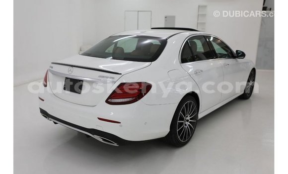 Imported Mercedes‒Benz 1117 White Netiree iti Import - Dubai keessatti Central Kenya keessatti Imported Mercedes‒Benz 1117 White Netiree iti Import - Dubai keessatti Central Kenya keessatti