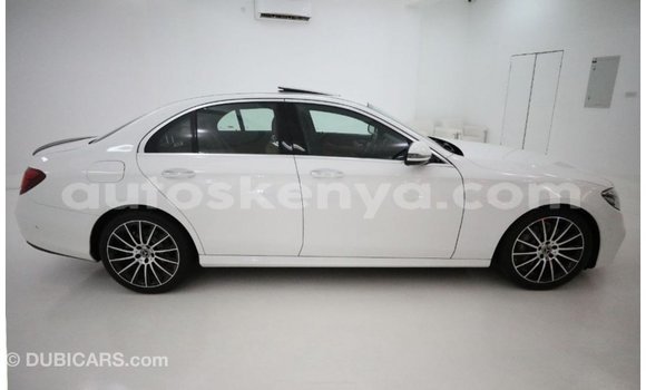 Imported Mercedes‒Benz 1117 White Netiree iti Import - Dubai keessatti Central Kenya keessatti Imported Mercedes‒Benz 1117 White Netiree iti Import - Dubai keessatti Central Kenya keessatti