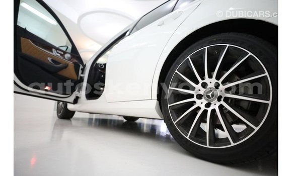 Imported Mercedes‒Benz 1117 White Netiree iti Import - Dubai keessatti Central Kenya keessatti Imported Mercedes‒Benz 1117 White Netiree iti Import - Dubai keessatti Central Kenya keessatti