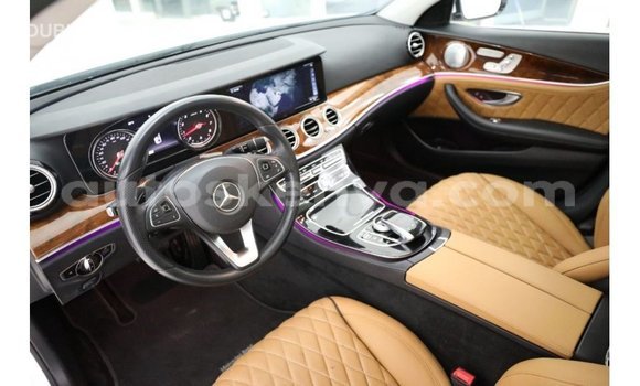 Imported Mercedes‒Benz 1117 White Netiree iti Import - Dubai keessatti Central Kenya keessatti Imported Mercedes‒Benz 1117 White Netiree iti Import - Dubai keessatti Central Kenya keessatti