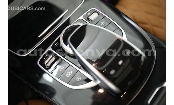 Imported Mercedes‒Benz 1117 White Netiree iti Import - Dubai keessatti Central Kenya keessatti Imported Mercedes‒Benz 1117 White Netiree iti Import - Dubai keessatti Central Kenya keessatti