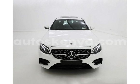 Imported Mercedes‒Benz 1117 White Netiree iti Import - Dubai keessatti Central Kenya keessatti