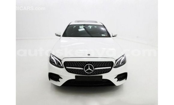 Imported Mercedes‒Benz 1117 White Netiree iti Import - Dubai keessatti Central Kenya keessatti Imported Mercedes‒Benz 1117 White Netiree iti Import - Dubai keessatti Central Kenya keessatti
