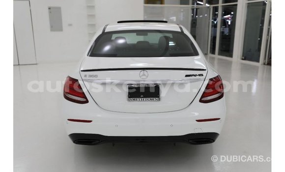 Imported Mercedes‒Benz 1117 White Netiree iti Import - Dubai keessatti Central Kenya keessatti Imported Mercedes‒Benz 1117 White Netiree iti Import - Dubai keessatti Central Kenya keessatti