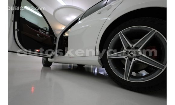 Imported Mercedes‒Benz 1117 White Netiree iti Import - Dubai keessatti Central Kenya keessatti Imported Mercedes‒Benz 1117 White Netiree iti Import - Dubai keessatti Central Kenya keessatti