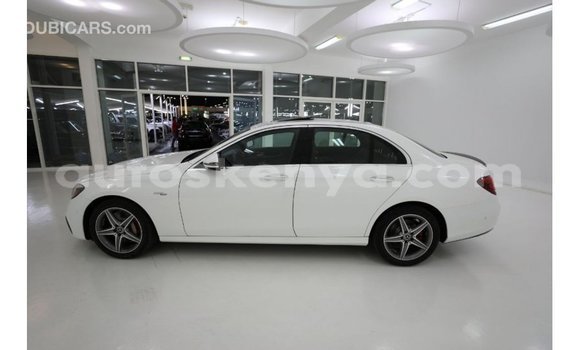 Imported Mercedes‒Benz 1117 White Netiree iti Import - Dubai keessatti Central Kenya keessatti Imported Mercedes‒Benz 1117 White Netiree iti Import - Dubai keessatti Central Kenya keessatti