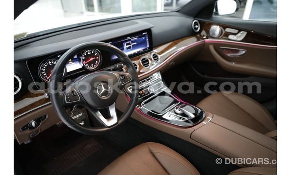 Imported Mercedes‒Benz 1117 White Netiree iti Import - Dubai keessatti Central Kenya keessatti Imported Mercedes‒Benz 1117 White Netiree iti Import - Dubai keessatti Central Kenya keessatti