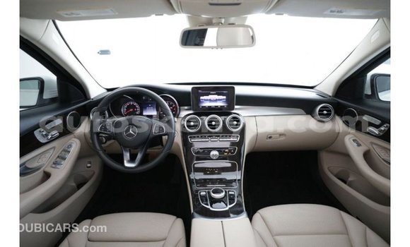 Imported Mercedes‒Benz 200 White Makiinaa iti Import - Dubai keessatti Central Kenya keessatti Imported Mercedes‒Benz 200 White Makiinaa iti Import - Dubai keessatti Central Kenya keessatti