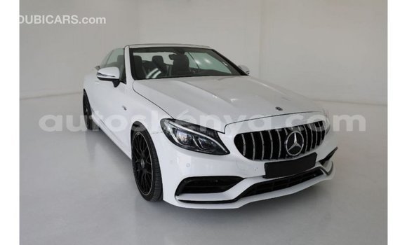 Imported Mercedes‒Benz 1117 White Netiree iti Import - Dubai keessatti Central Kenya keessatti Imported Mercedes‒Benz 1117 White Netiree iti Import - Dubai keessatti Central Kenya keessatti