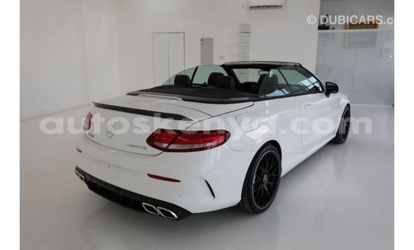 Imported Mercedes‒Benz 1117 White Netiree iti Import - Dubai keessatti Central Kenya keessatti Imported Mercedes‒Benz 1117 White Netiree iti Import - Dubai keessatti Central Kenya keessatti