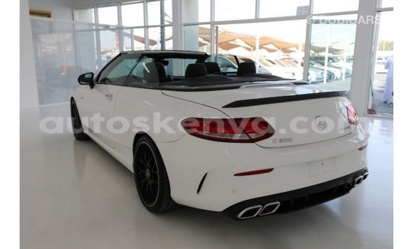 Imported Mercedes‒Benz 1117 White Netiree iti Import - Dubai keessatti Central Kenya keessatti Imported Mercedes‒Benz 1117 White Netiree iti Import - Dubai keessatti Central Kenya keessatti