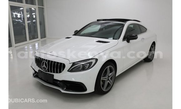 Imported Mercedes‒Benz 1117 White Netiree iti Import - Dubai keessatti Central Kenya keessatti Imported Mercedes‒Benz 1117 White Netiree iti Import - Dubai keessatti Central Kenya keessatti