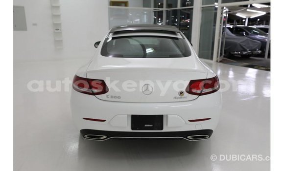 Imported Mercedes‒Benz 1117 White Netiree iti Import - Dubai keessatti Central Kenya keessatti Imported Mercedes‒Benz 1117 White Netiree iti Import - Dubai keessatti Central Kenya keessatti