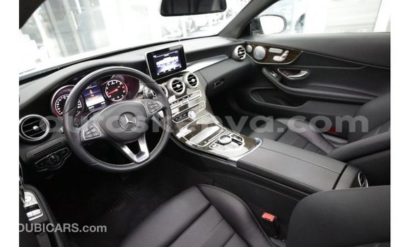 Imported Mercedes‒Benz 1117 White Netiree iti Import - Dubai keessatti Central Kenya keessatti Imported Mercedes‒Benz 1117 White Netiree iti Import - Dubai keessatti Central Kenya keessatti