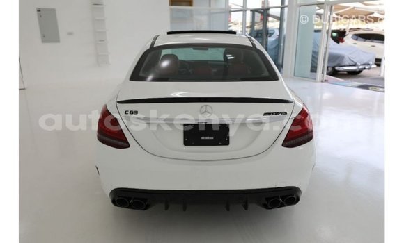 Nunua Imported Mercedes‒Benz 1117 Nyeupe Lori ndani ya Import - Dubai nchini Kati Kenya Nunua Imported Mercedes‒Benz 1117 Nyeupe Lori ndani ya Import - Dubai nchini Kati Kenya