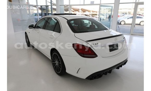 Nunua Imported Mercedes‒Benz 1117 Nyeupe Lori ndani ya Import - Dubai nchini Kati Kenya Nunua Imported Mercedes‒Benz 1117 Nyeupe Lori ndani ya Import - Dubai nchini Kati Kenya