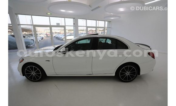 Nunua Imported Mercedes‒Benz 1117 Nyeupe Lori ndani ya Import - Dubai nchini Kati Kenya Nunua Imported Mercedes‒Benz 1117 Nyeupe Lori ndani ya Import - Dubai nchini Kati Kenya