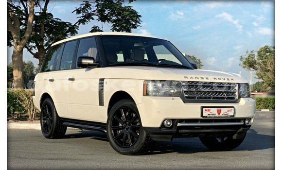 Imported Land Rover Range Rover White Makiinaa iti Import - Dubai keessatti Central Kenya keessatti