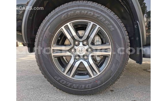 Imported Toyota Fortuner Black Makiinaa iti Import - Dubai keessatti Central Kenya keessatti Imported Toyota Fortuner Black Makiinaa iti Import - Dubai keessatti Central Kenya keessatti