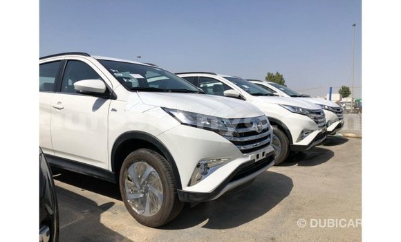 Nunua Imported Toyota Rush Nyeupe Gari ndani ya Import - Dubai nchini Kati Kenya Nunua Imported Toyota Rush Nyeupe Gari ndani ya Import - Dubai nchini Kati Kenya