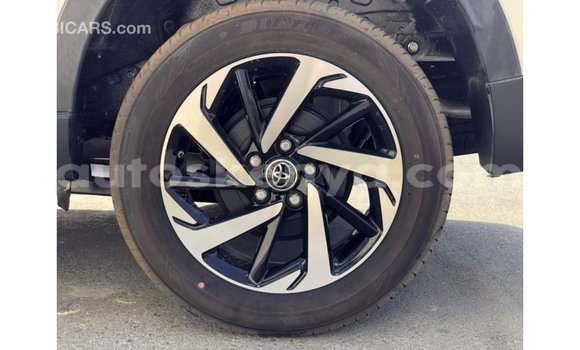 Nunua Imported Toyota Rush Nyeupe Gari ndani ya Import - Dubai nchini Kati Kenya Nunua Imported Toyota Rush Nyeupe Gari ndani ya Import - Dubai nchini Kati Kenya